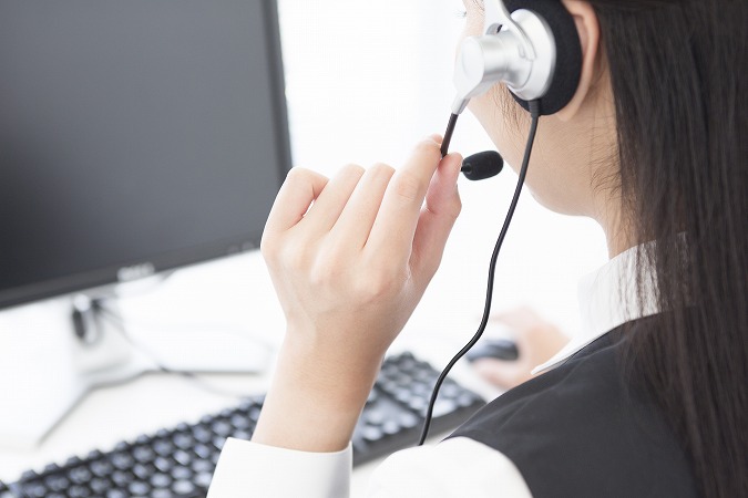 対応中のオペレーター